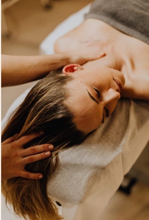 Soin du visage réalisé selon la méthode ORA Restore & Reconnect